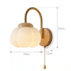 applique murale fleur en verre opalin détail bois chambre — Alenza